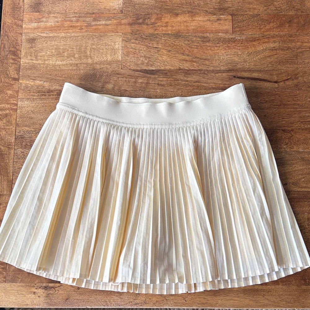 Lululemon Athletica Yellow Pleated Mini Skirt Size 6